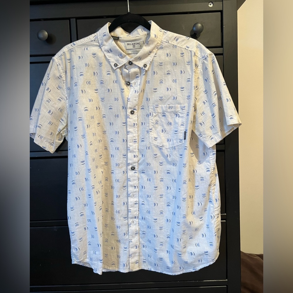 Billabong short sleeve button up
